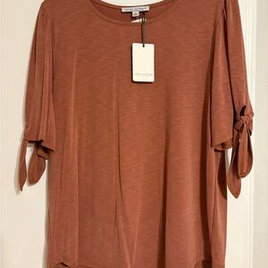 Green Envelope Women's Terracotta Short Sleeve Top
